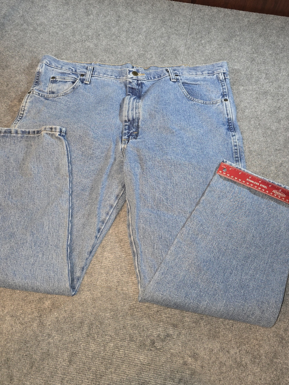 Wrangler Blues Men’s Jeans 42x30 Light Wash Straight Leg 100% Cotton Denim